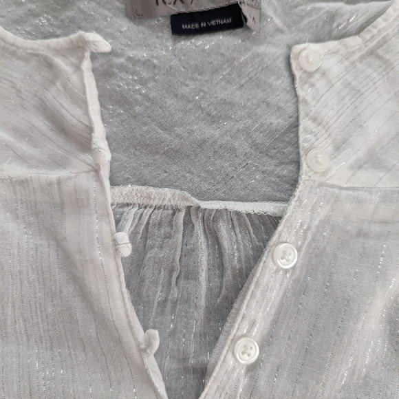 Tex by Max Azria Silver Threaded Top - Picture 9 of 10